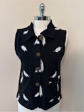 Vintage Thick Black Cotton Vest w/ White Embroidered Plant Motifs M